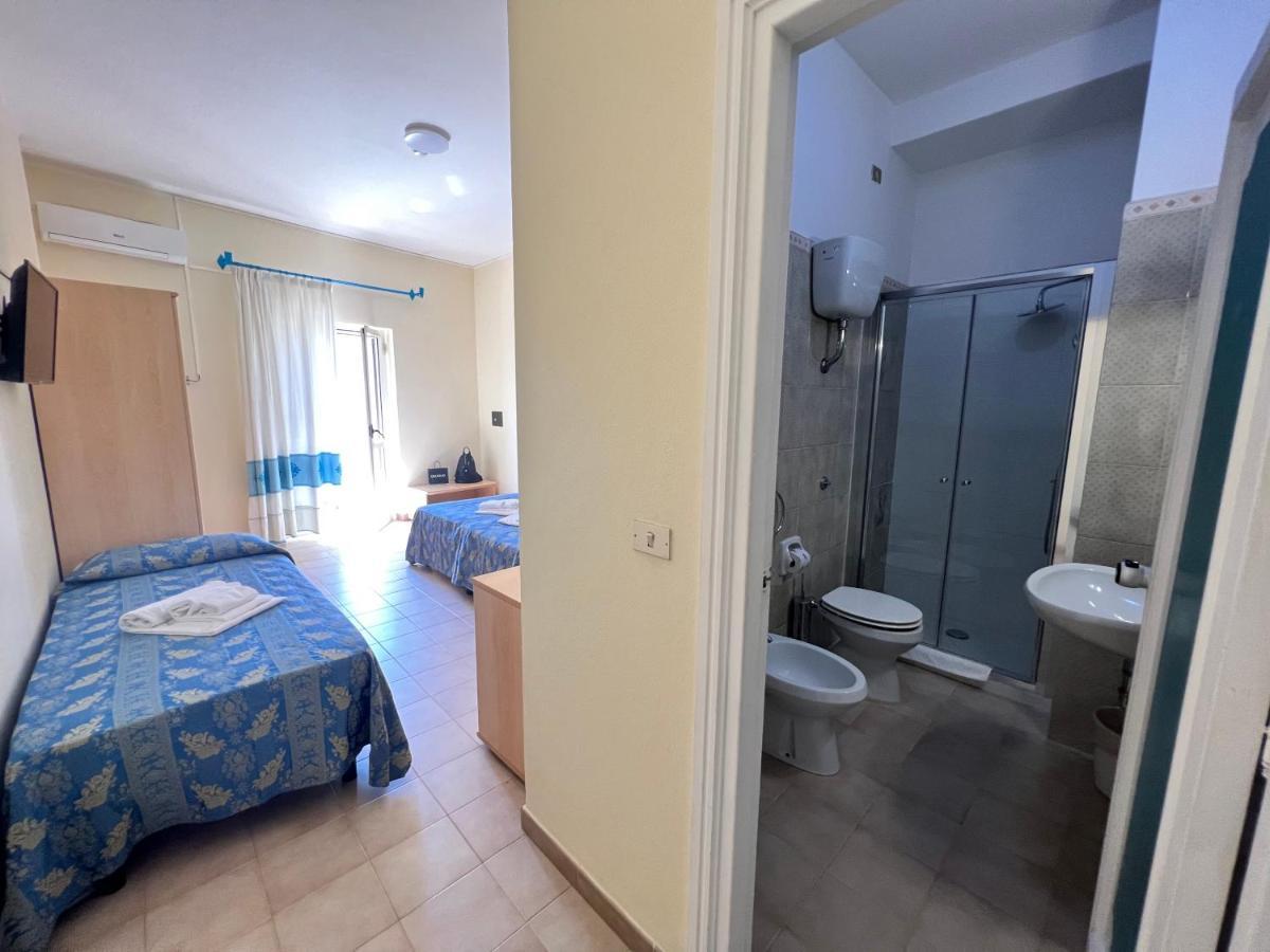 Hotel Riviera Алгеро Екстериор снимка