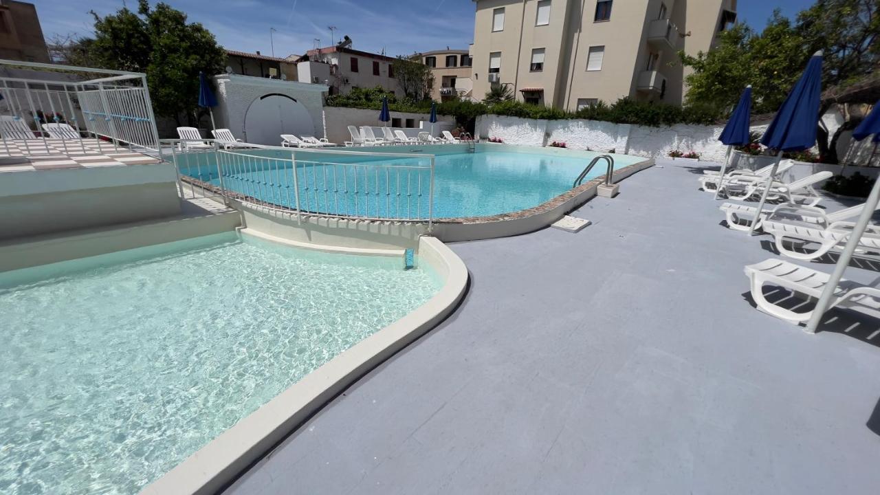 Hotel Riviera Алгеро Екстериор снимка