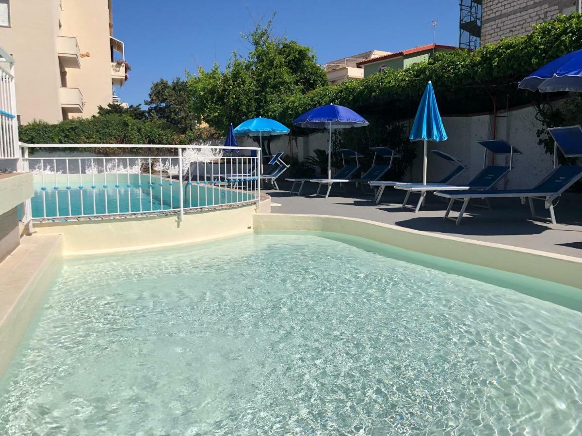 Hotel Riviera Алгеро Екстериор снимка